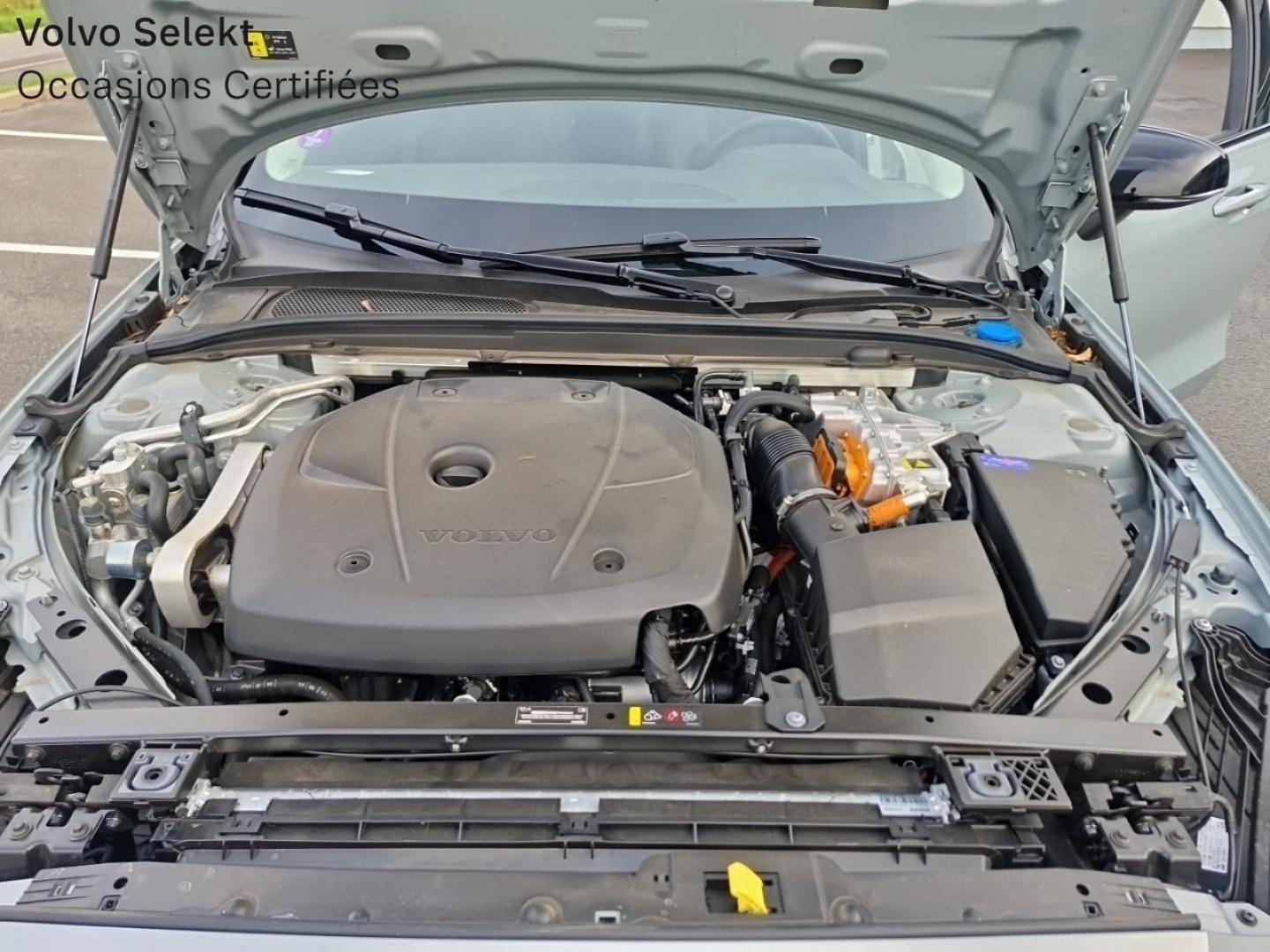 Image VOLVO V60 T6 AWD 253+145ch Plus Style Dark Geartronic 8