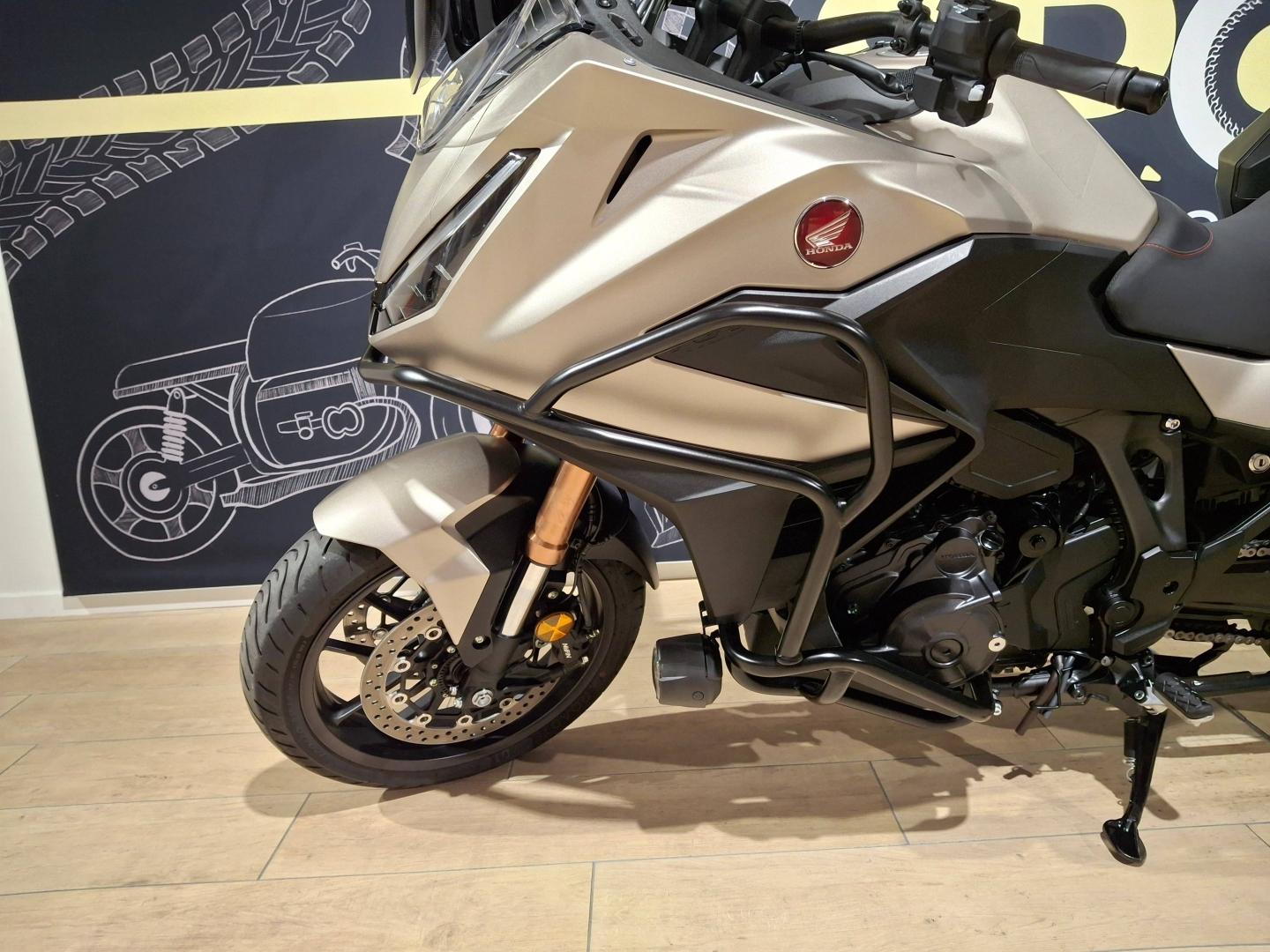 Image HONDA NT NT 1100 DCT Suspensions électroniques