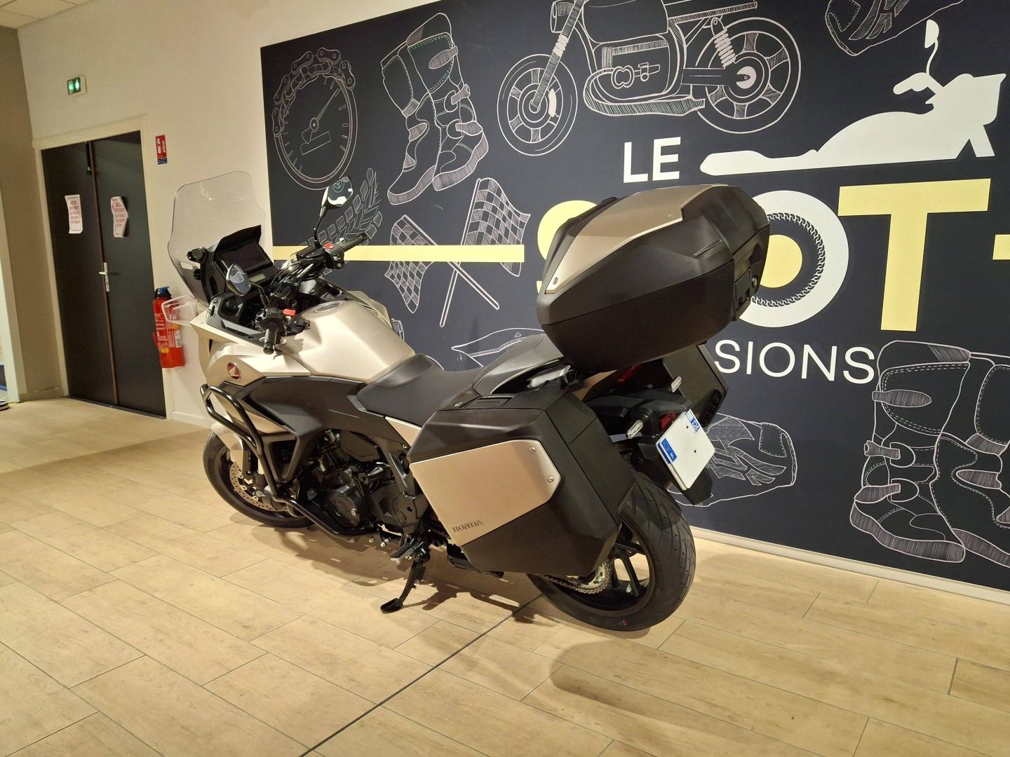 Image HONDA NT NT 1100 DCT Suspensions électroniques