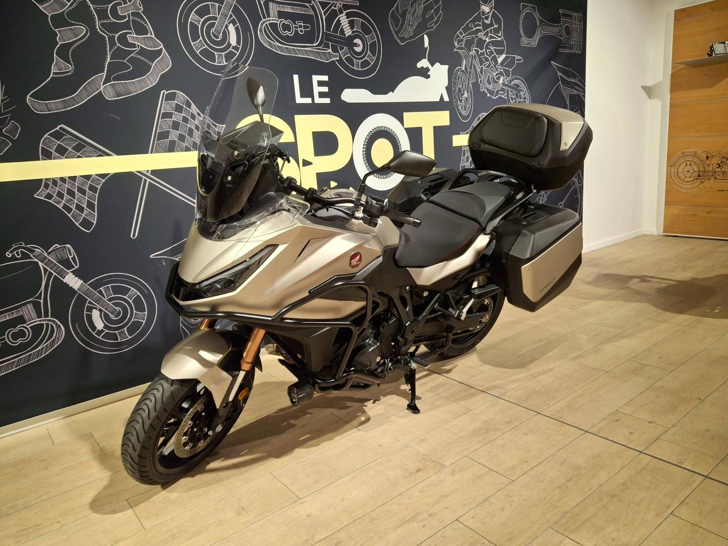 Image HONDA NT NT 1100 DCT Suspensions électroniques