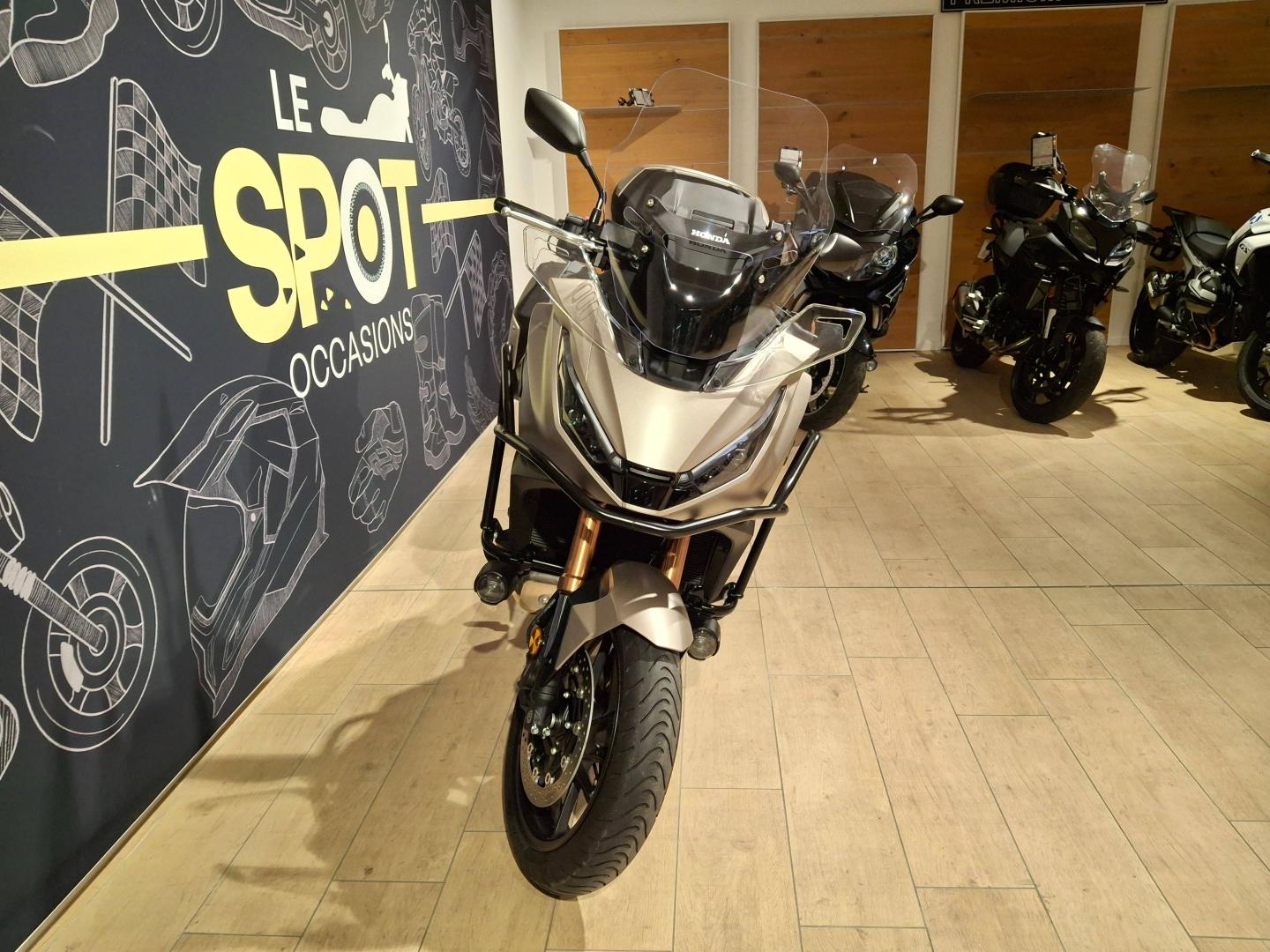 Image HONDA NT NT 1100 DCT Suspensions électroniques