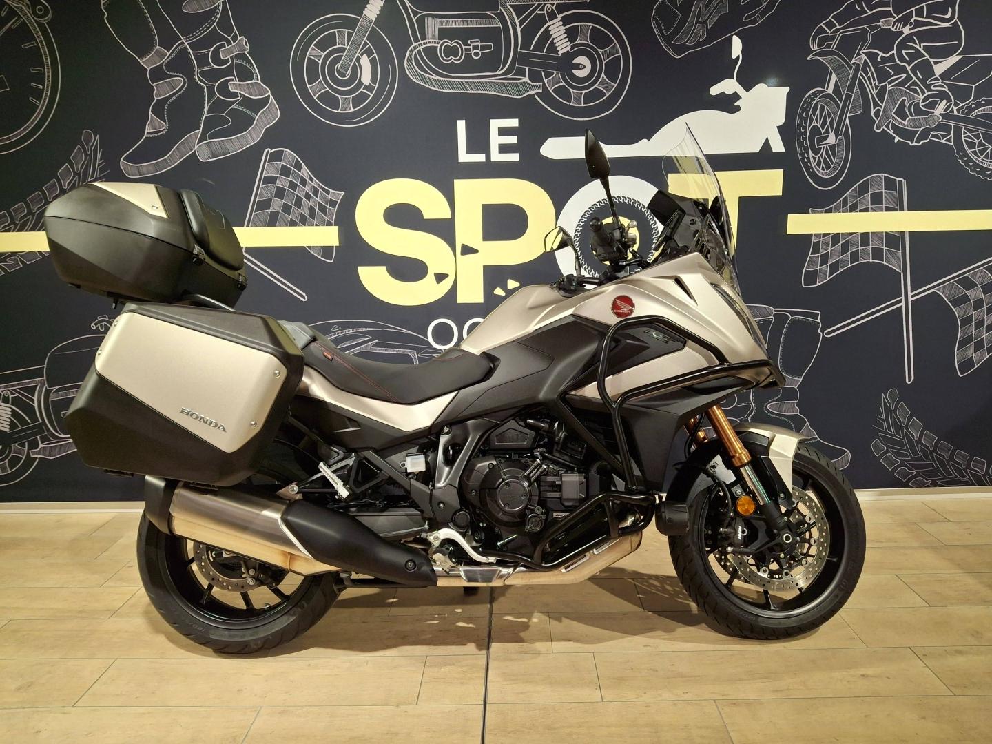 Image HONDA NT NT 1100 DCT Suspensions électroniques