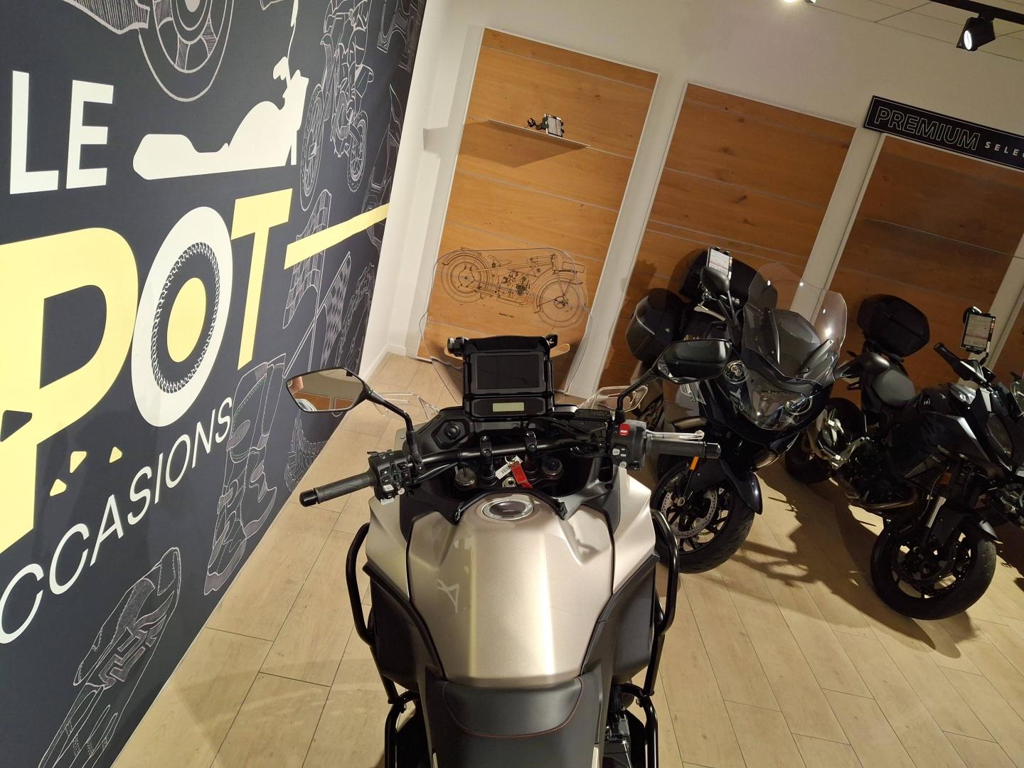 Image HONDA NT NT 1100 DCT Suspensions électroniques