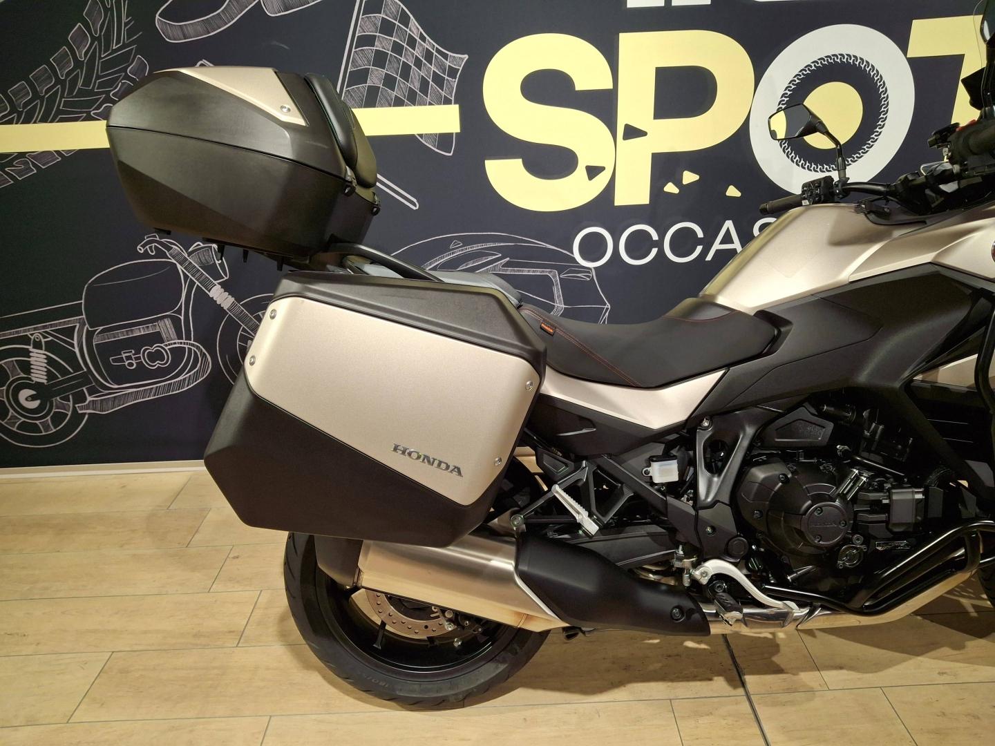 Image HONDA NT NT 1100 DCT Suspensions électroniques