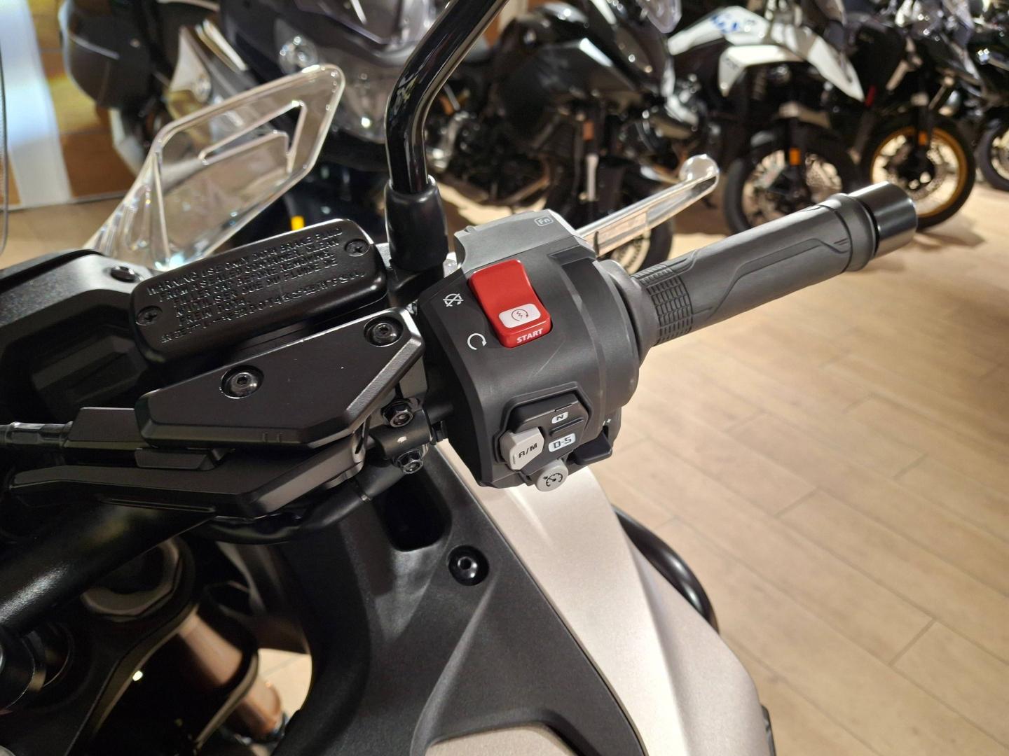 Image HONDA NT NT 1100 DCT Suspensions électroniques