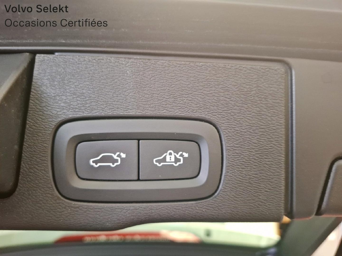 Image VOLVO XC60 B4 197ch Plus Style Dark Geartronic
