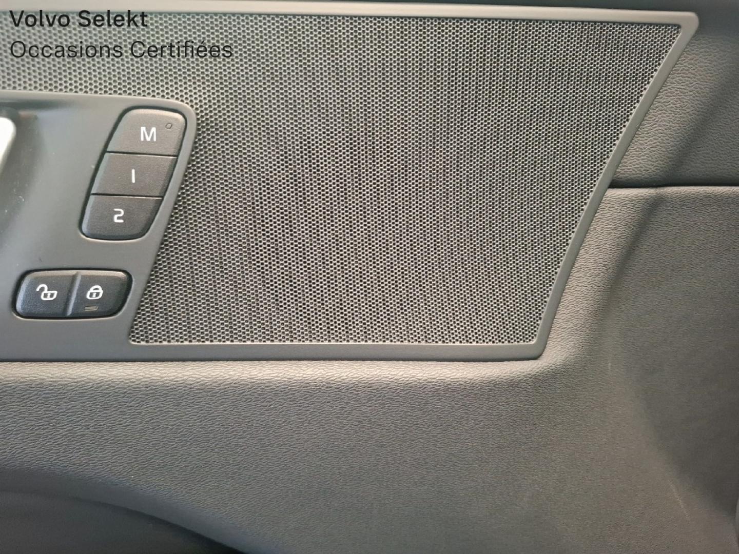 Image VOLVO XC60 B4 197ch Plus Style Dark Geartronic