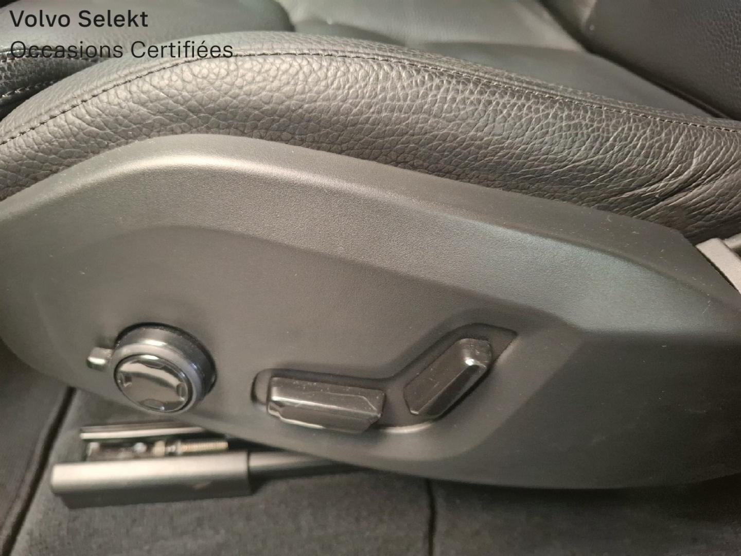 Image VOLVO XC60 B4 197ch Plus Style Dark Geartronic