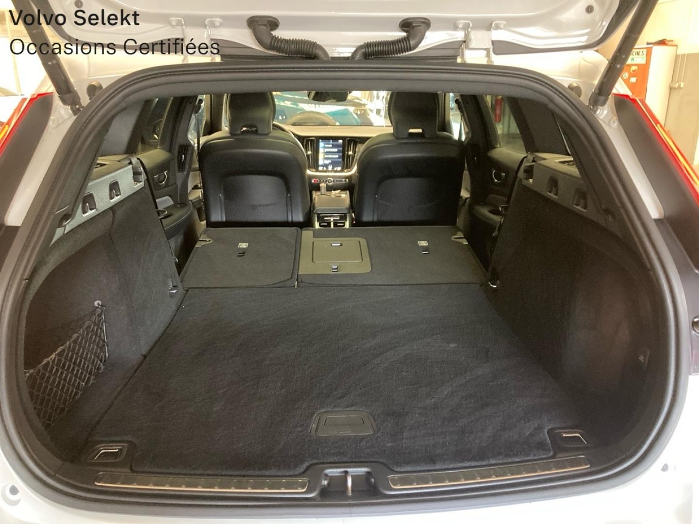 Image VOLVO V60 B4 197ch R-Design Geartronic 8