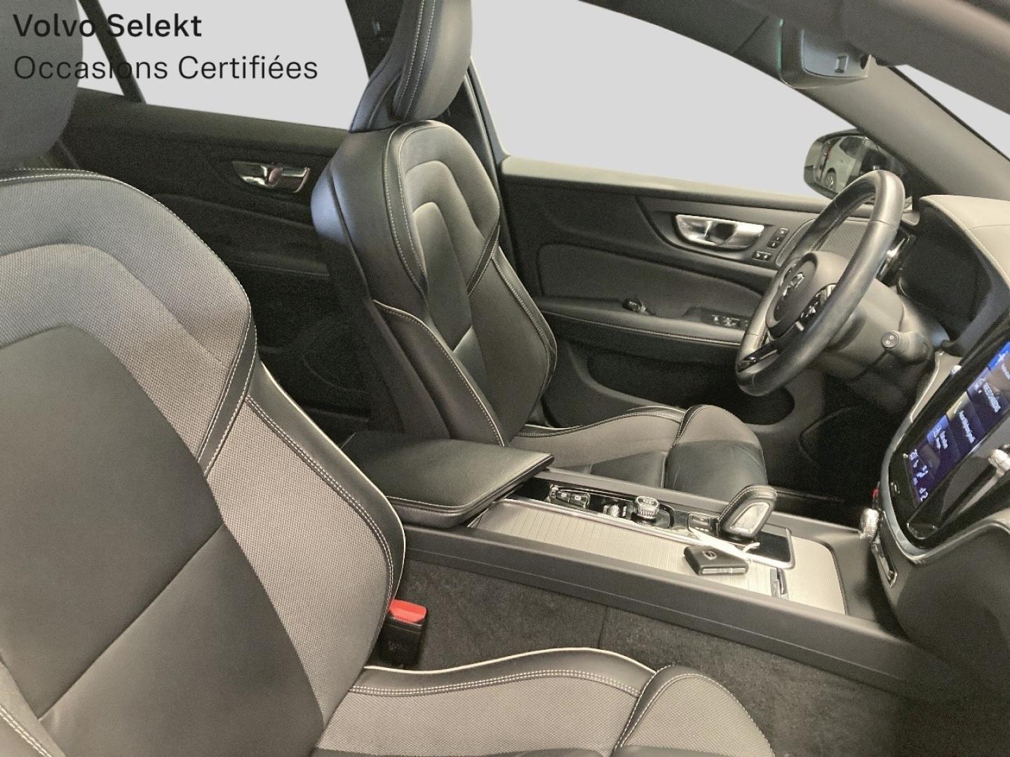 Image VOLVO V60 B4 197ch R-Design Geartronic 8