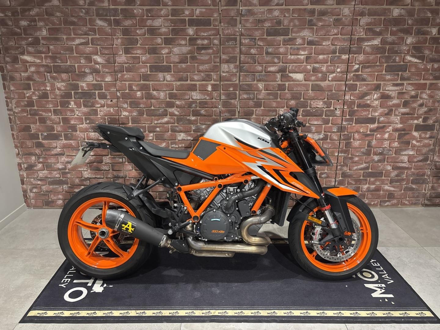 Photo KTM Super Duke Super Duke 1290 R Evo ABS 2023