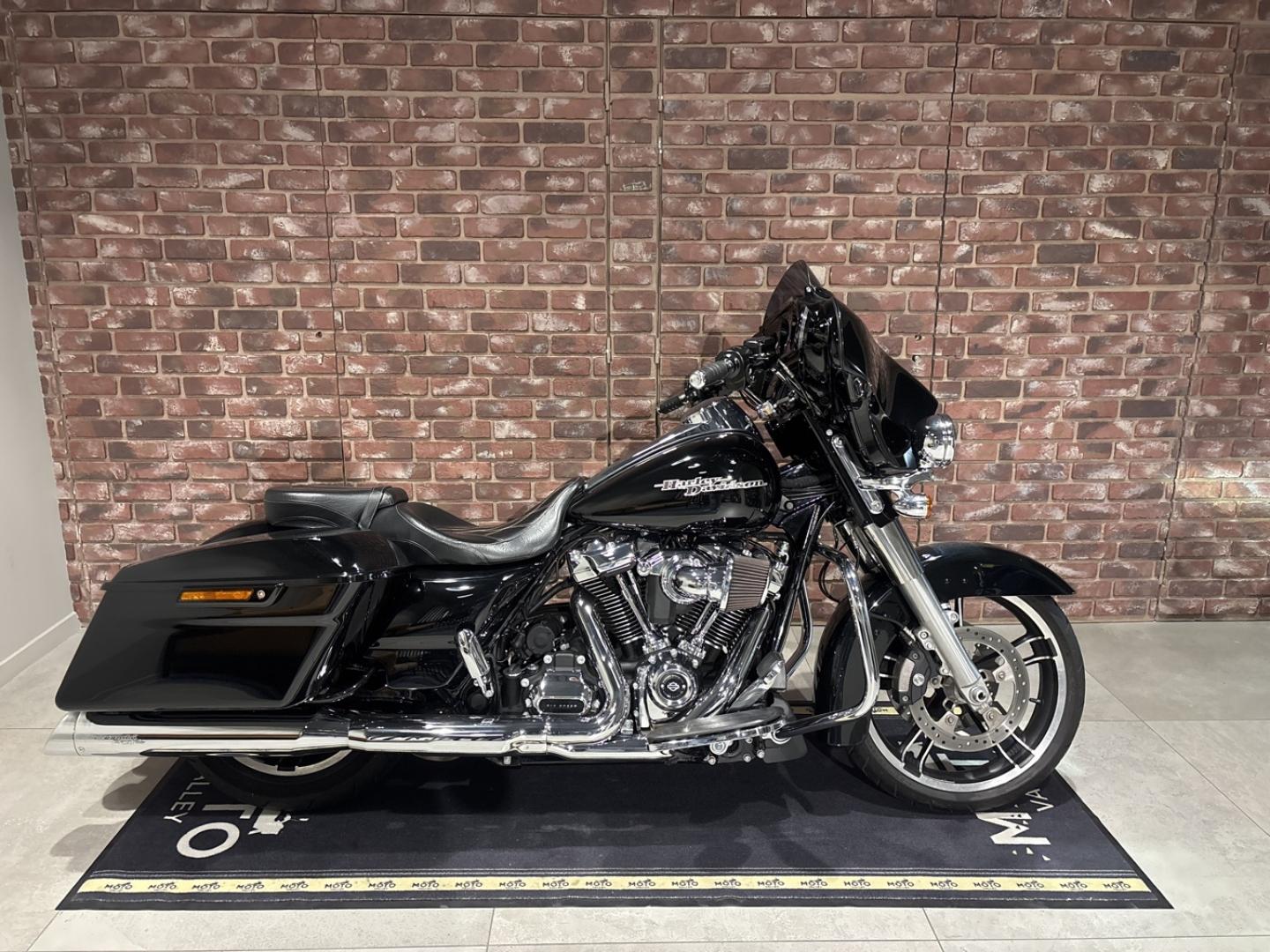 Photo HARLEY-DAVIDSON Street Glide Street Glide Special 1745 Noir ABS 2017