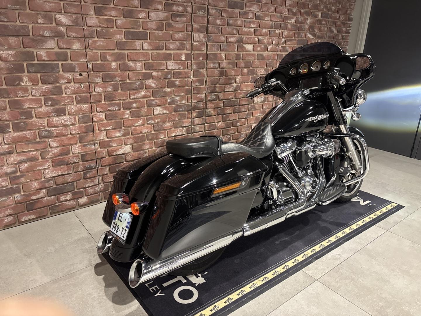 Image HARLEY-DAVIDSON Street Glide Street Glide Special 1745 Noir ABS 2017