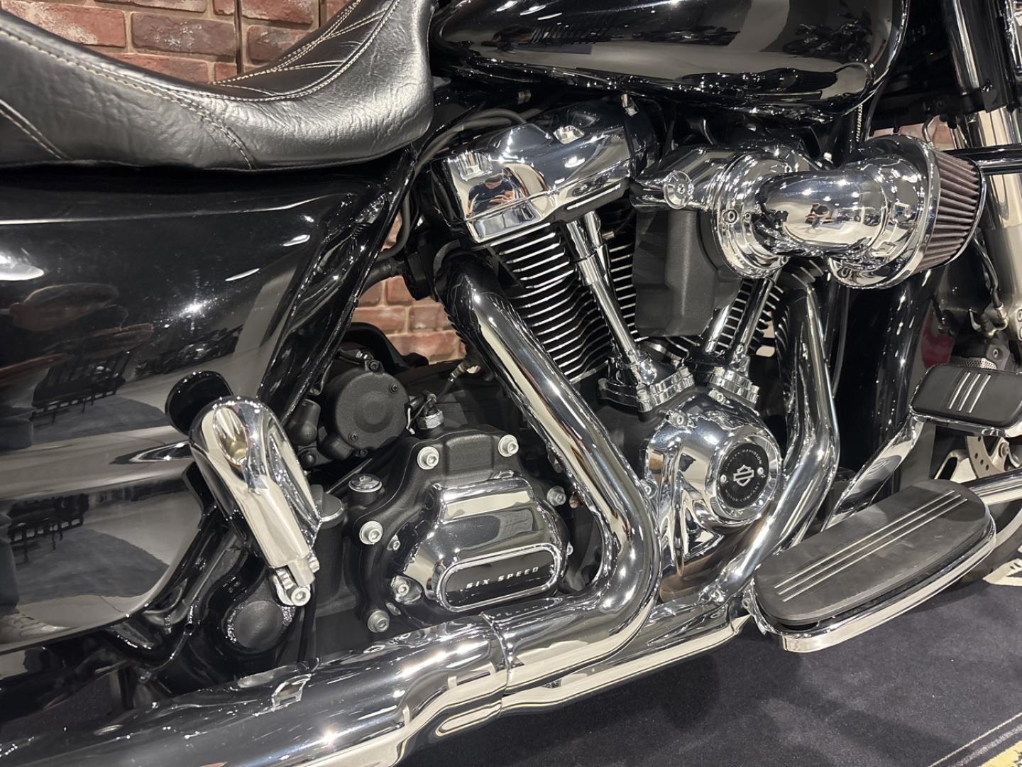 Image HARLEY-DAVIDSON Street Glide Street Glide Special 1745 Noir ABS 2017