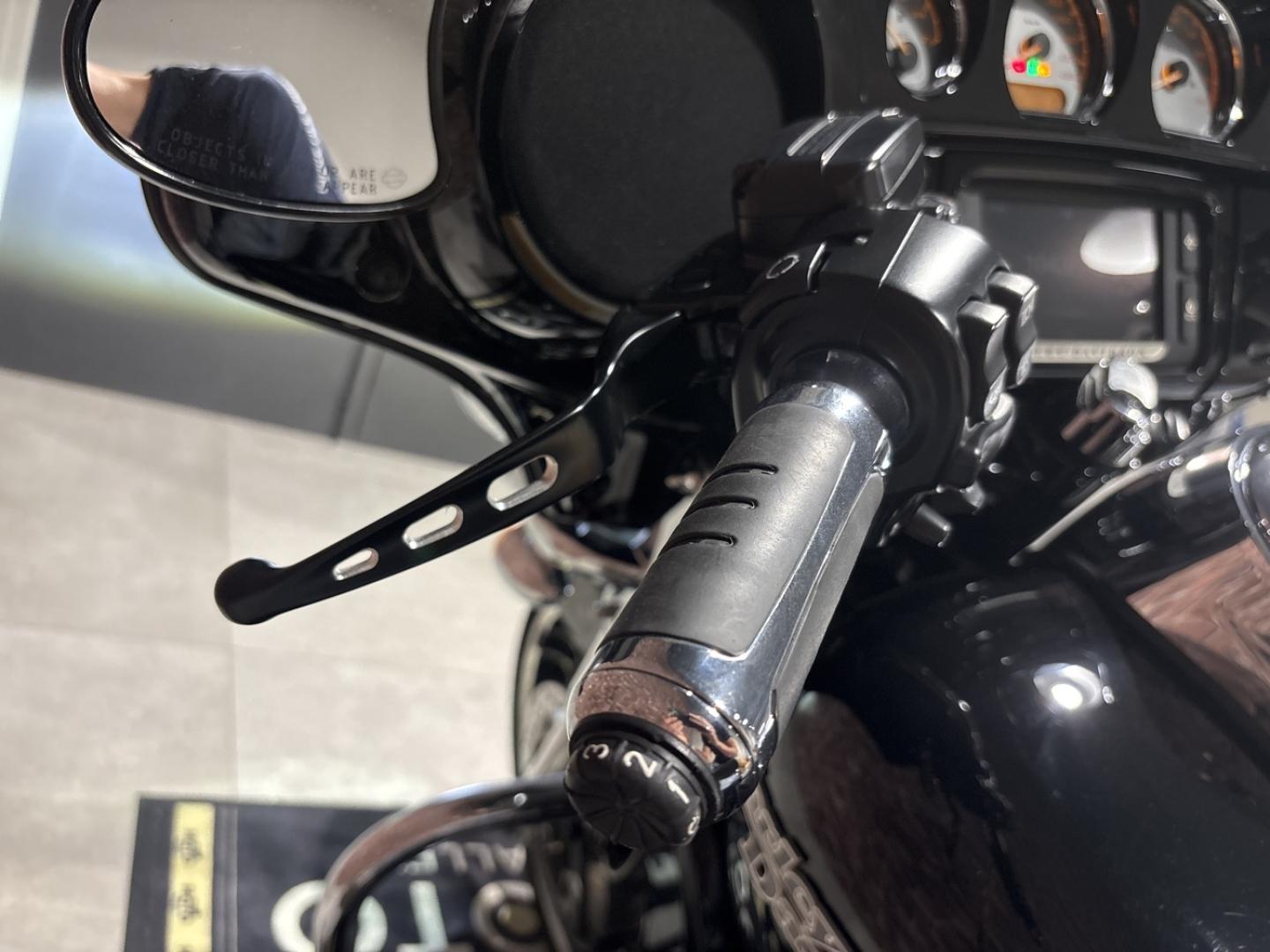 Image HARLEY-DAVIDSON Street Glide Street Glide Special 1745 Noir ABS 2017