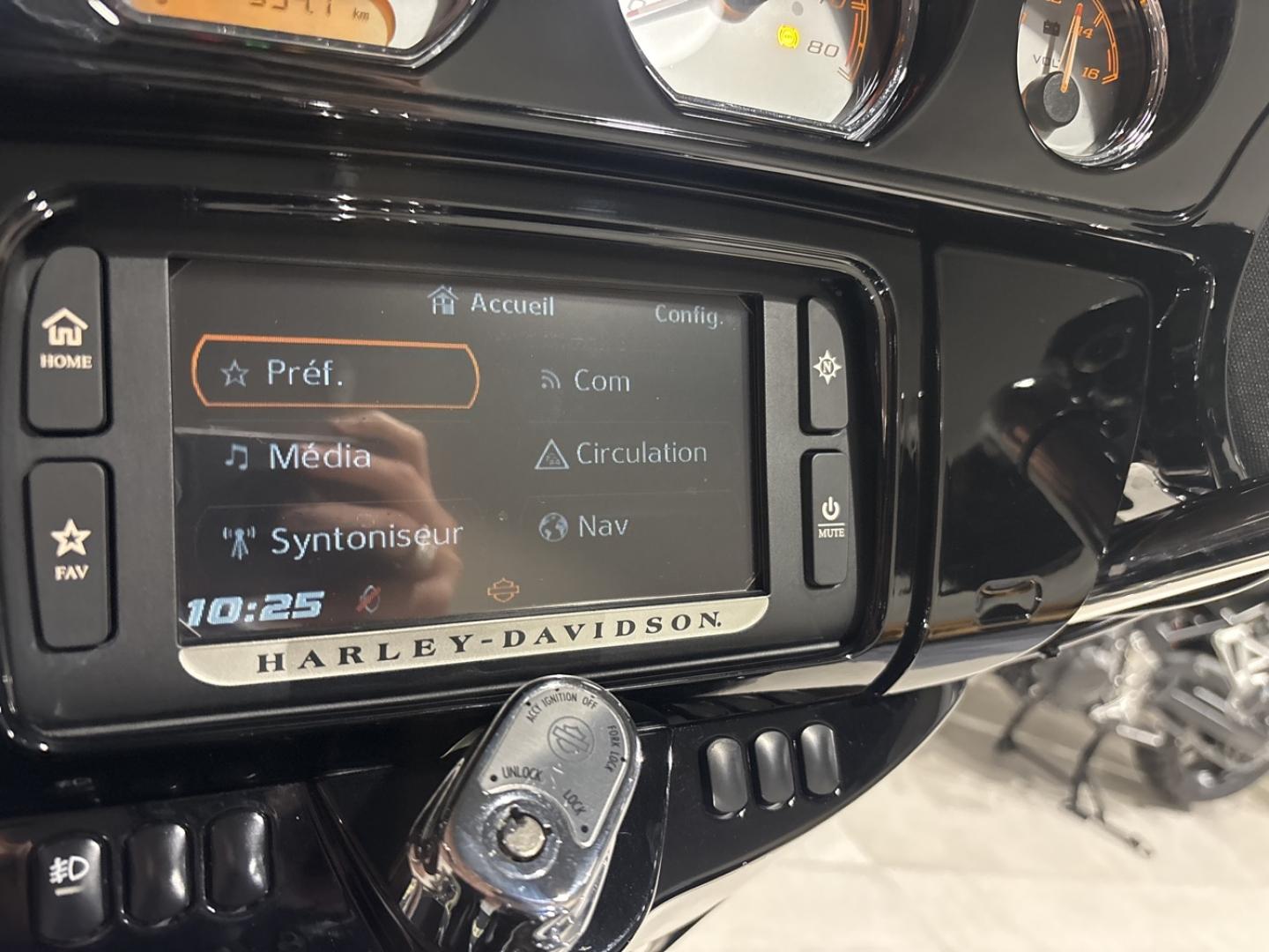 Image HARLEY-DAVIDSON Street Glide Street Glide Special 1745 Noir ABS 2017