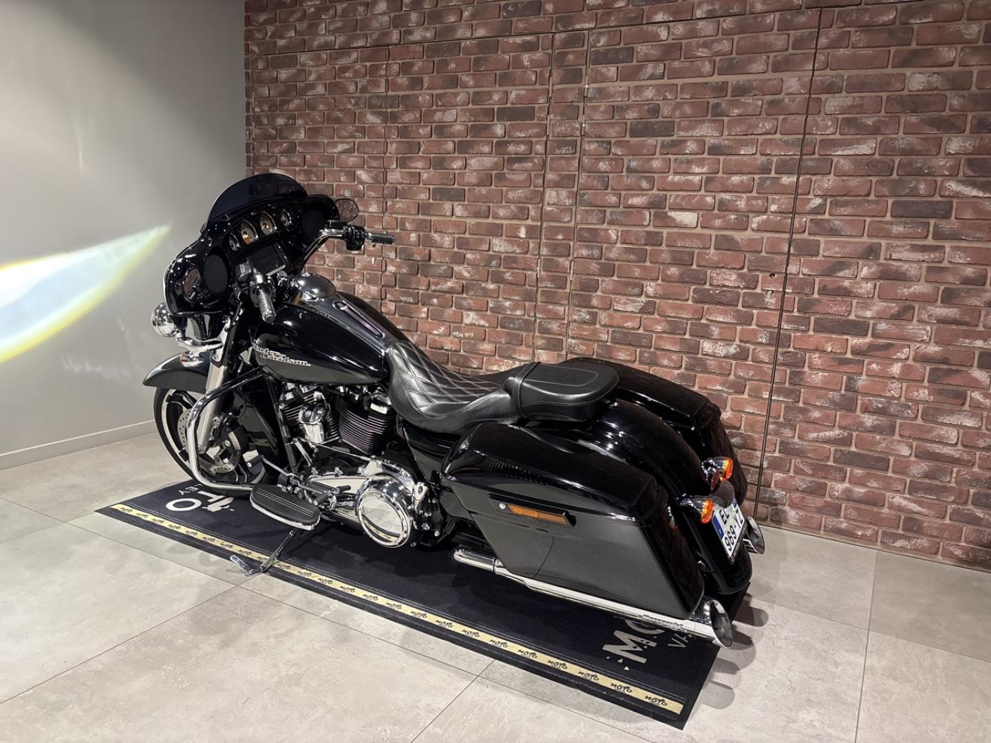 Image HARLEY-DAVIDSON Street Glide Street Glide Special 1745 Noir ABS 2017
