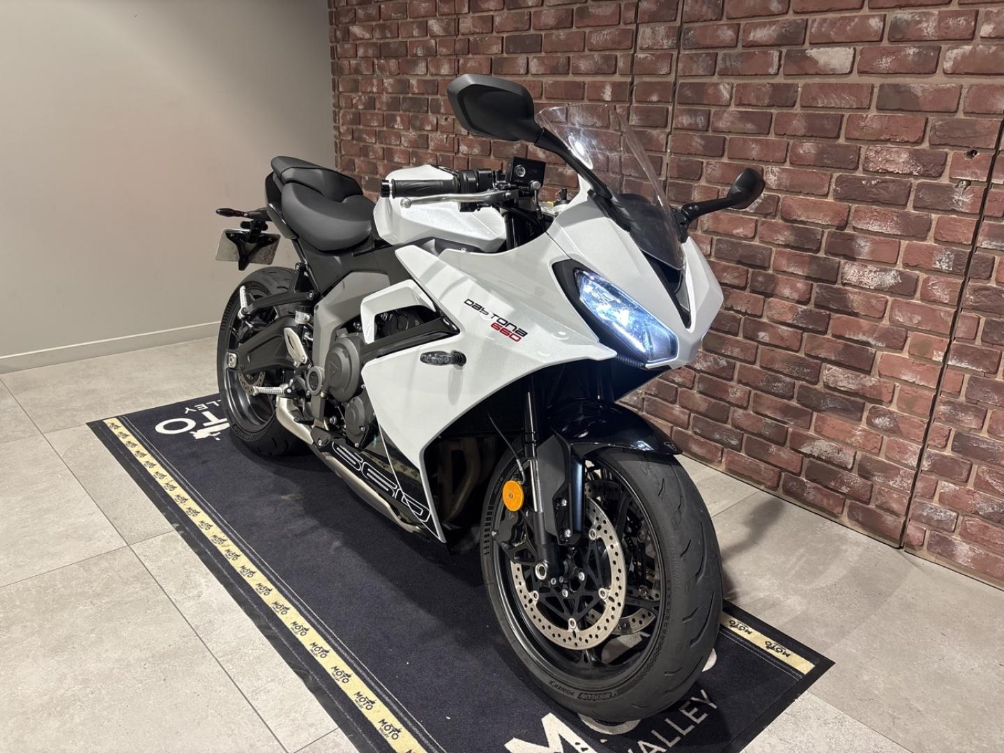 Image TRIUMPH Daytona Daytona 660