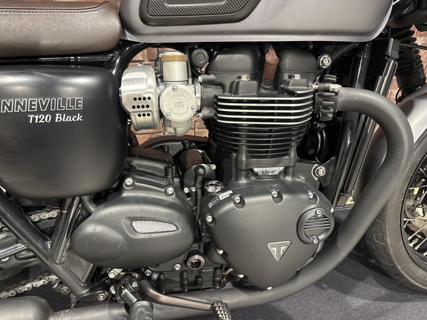 Image TRIUMPH Bonneville Bonneville T120 1200 Black ABS