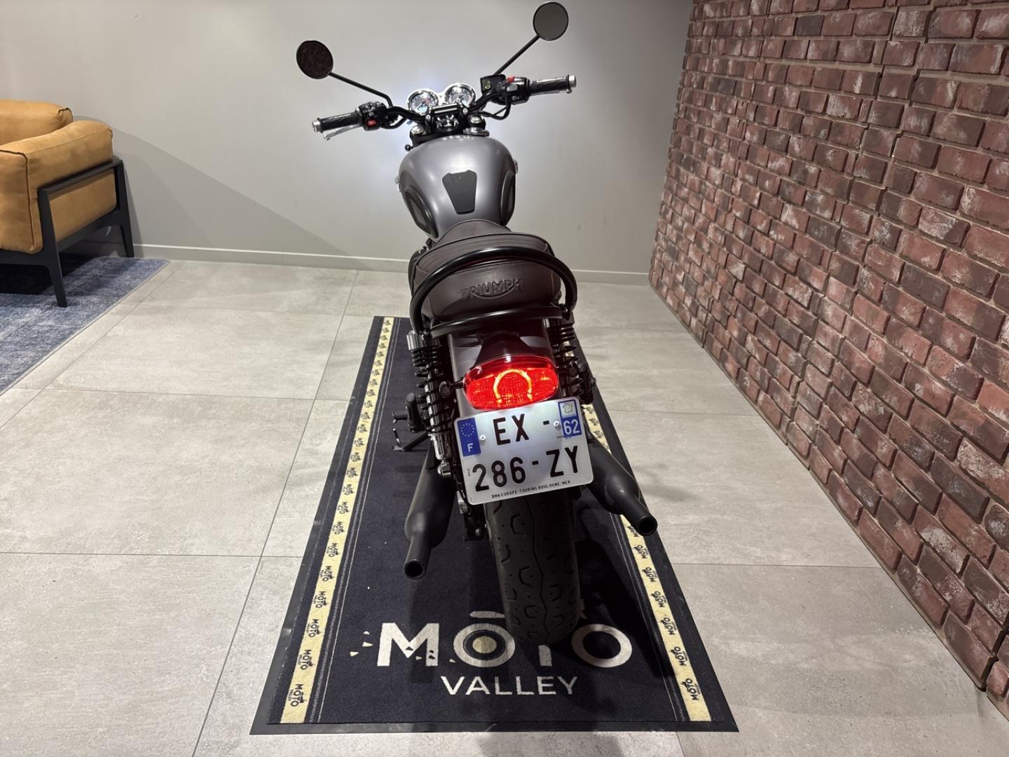 Image TRIUMPH Bonneville Bonneville T120 1200 Black ABS