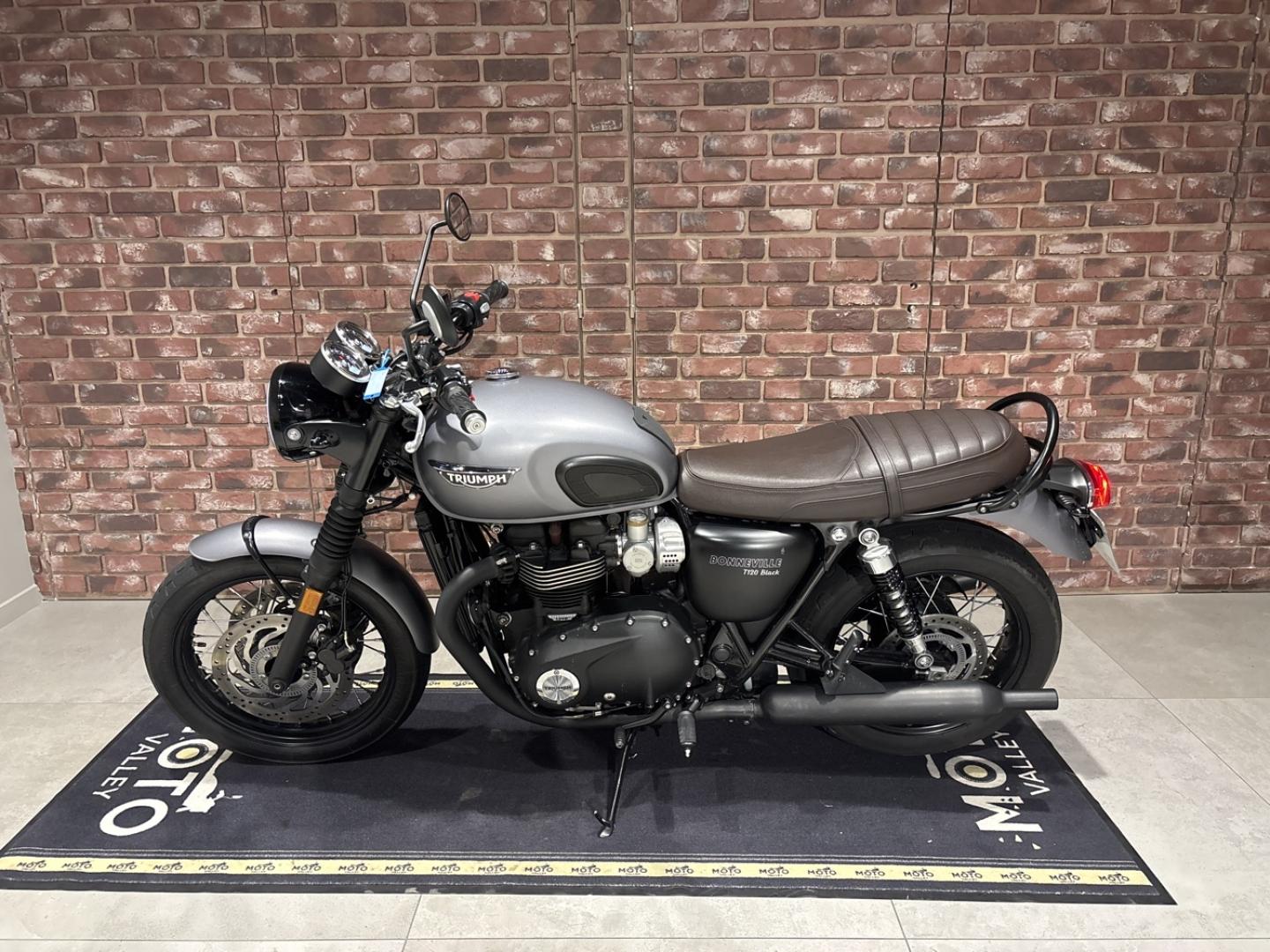 Image TRIUMPH Bonneville Bonneville T120 1200 Black ABS