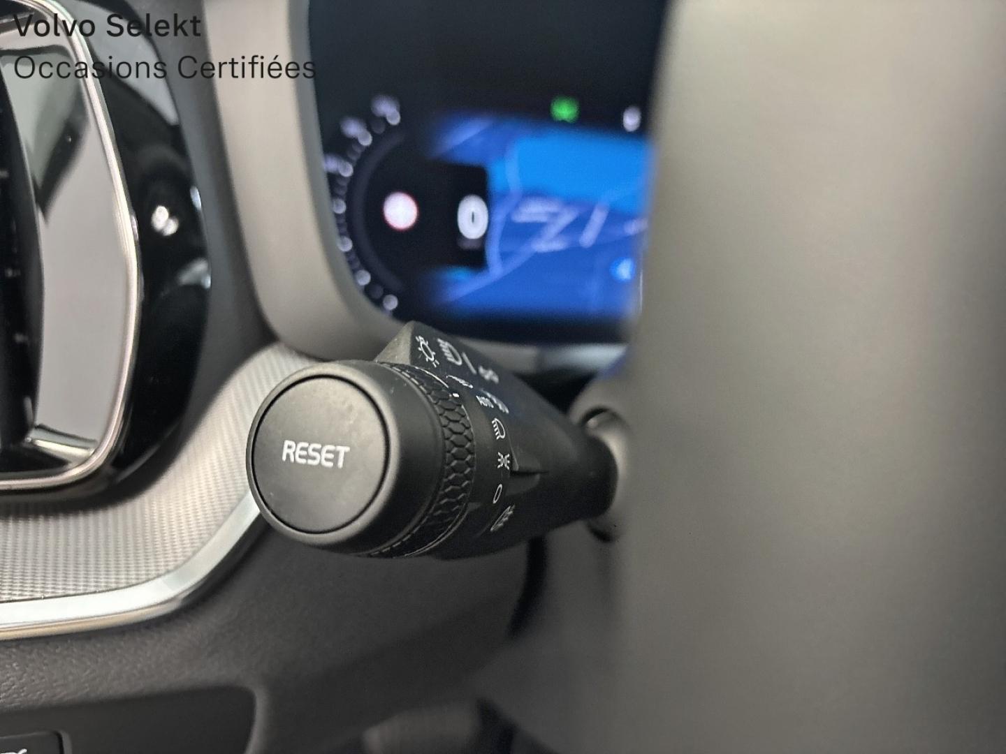 Image VOLVO V60 B4 197ch Plus Style Dark DCT 7