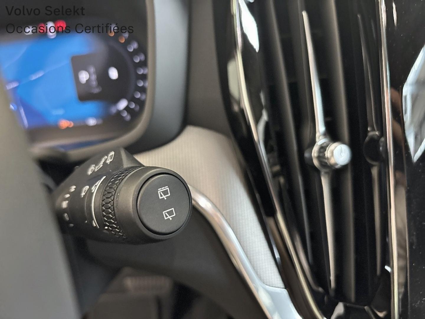 Image VOLVO V60 B4 197ch Plus Style Dark DCT 7