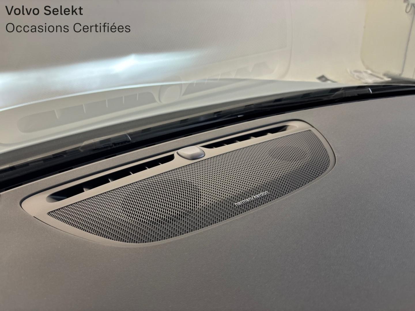 Image VOLVO V60 B4 197ch Plus Style Dark DCT 7