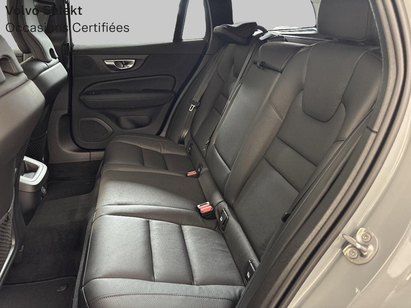 Image VOLVO V60 B4 197ch Plus Style Dark DCT 7