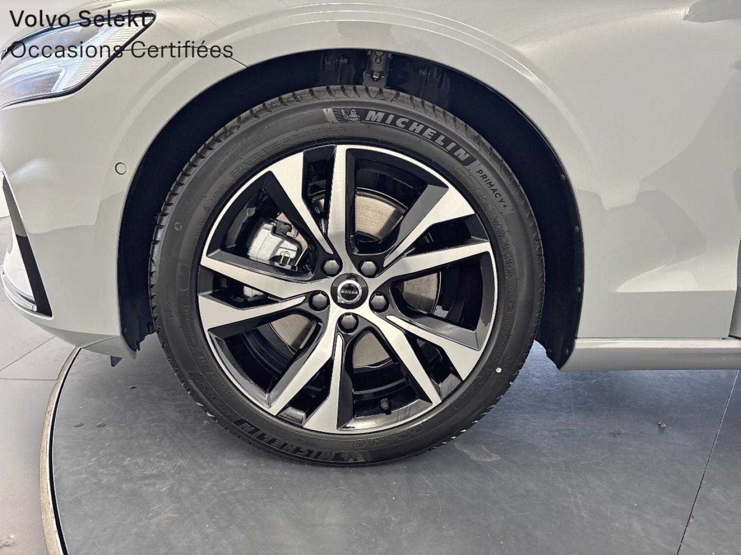 Image VOLVO V60 B4 197ch Plus Style Dark DCT 7
