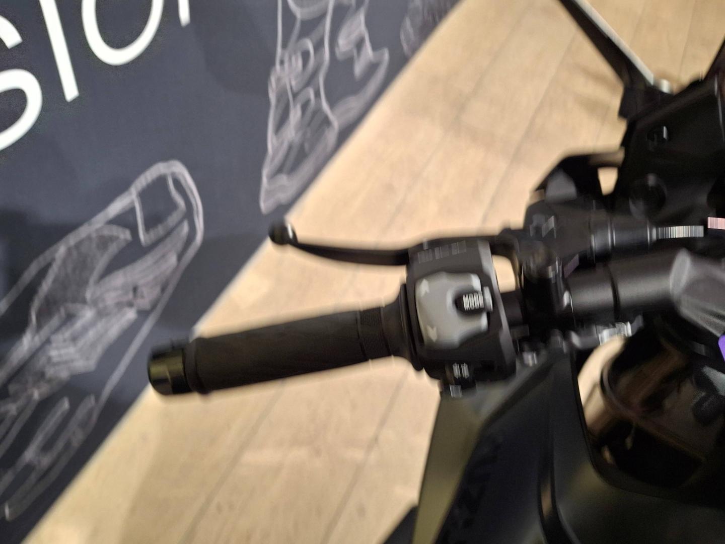 Image SUZUKI GSX-8R GSX-8R 800 A2 2025