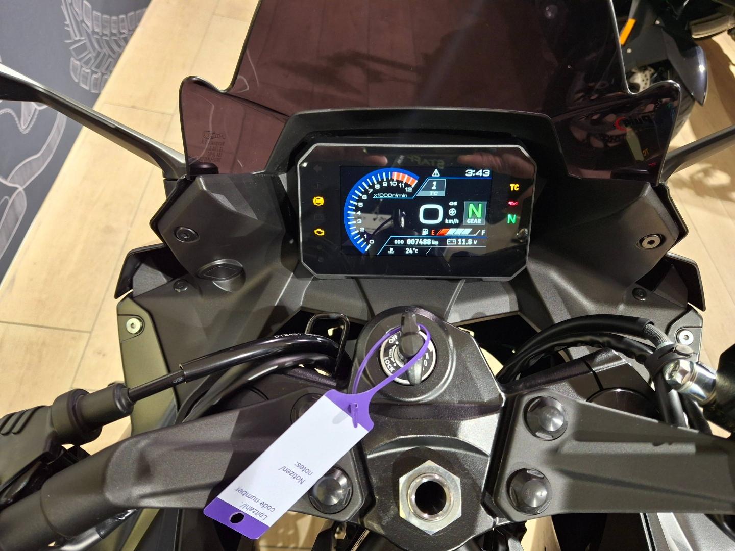 Image SUZUKI GSX-8R GSX-8R 800 A2 2025