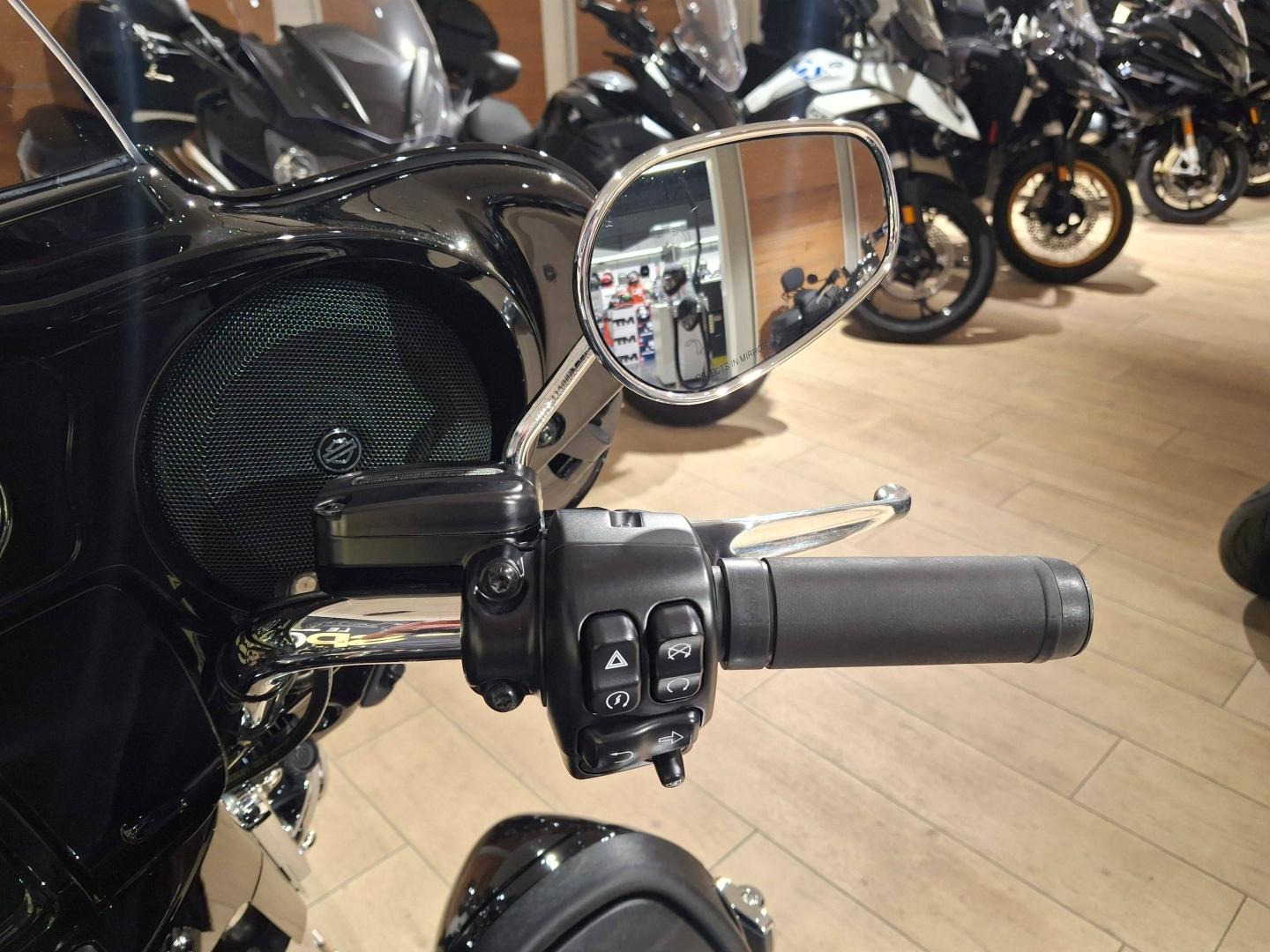 Image HARLEY-DAVIDSON Electra Gld Revival Electra Glide Limited 1868