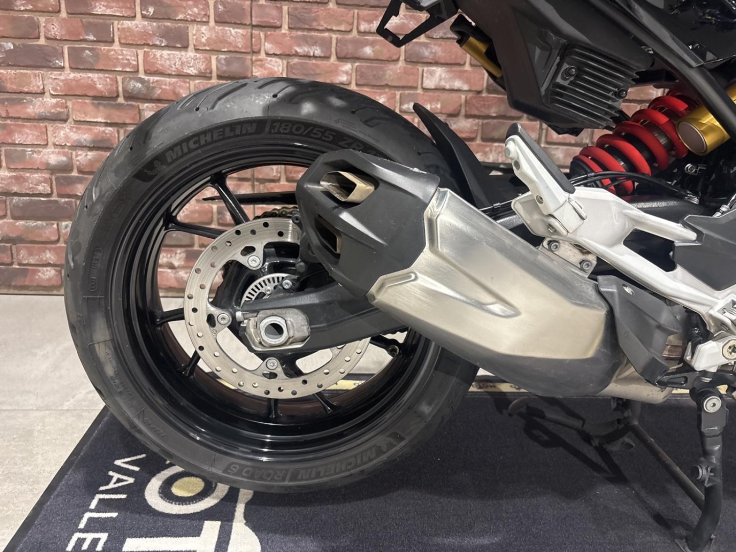 Image BMW F F 900 R A2