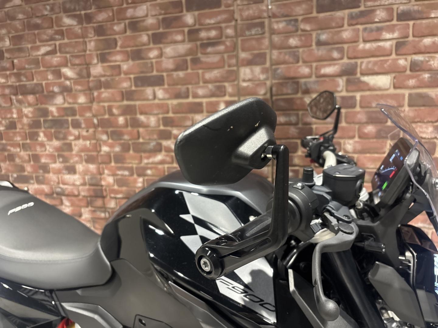 Image BMW F F 900 R A2