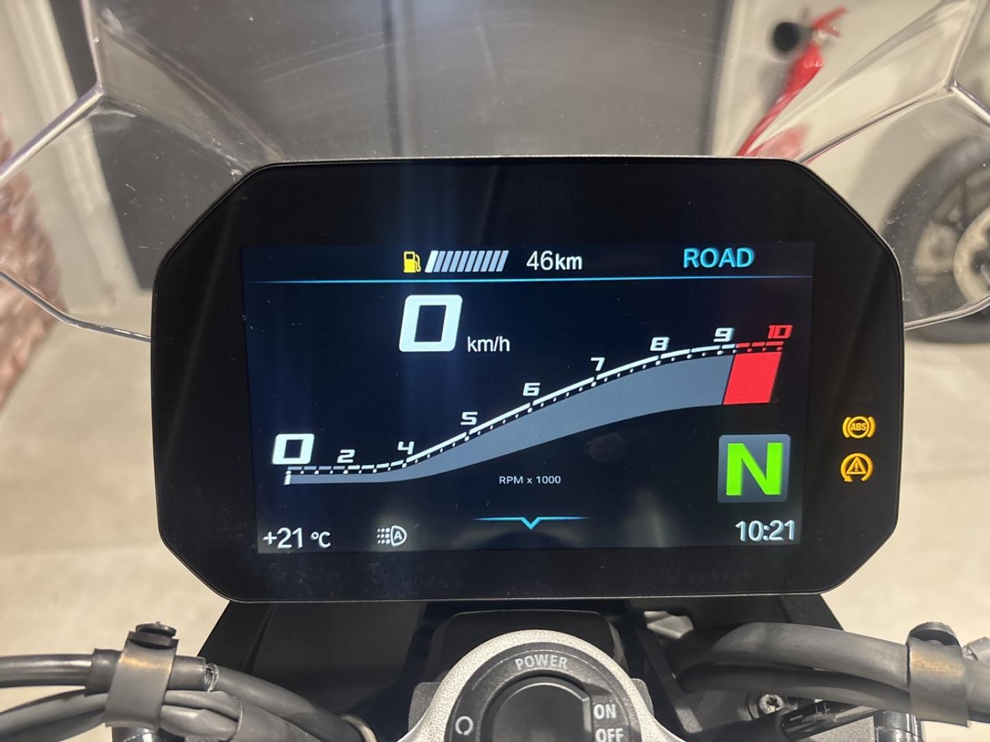 Image BMW F F 900 R A2