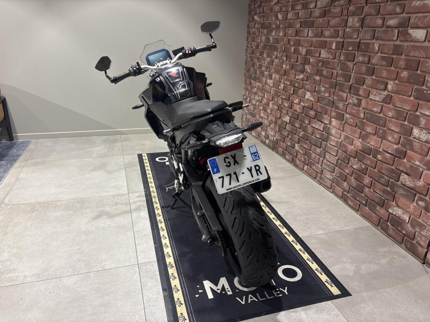 Image BMW F F 900 R A2