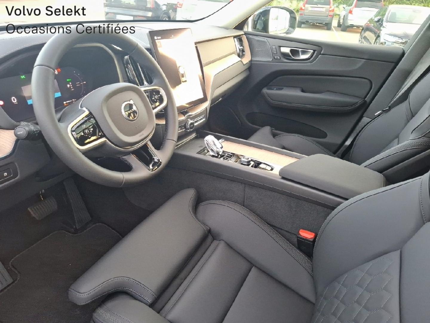 Image VOLVO XC60 T6 Hybride Rechargeable 253 + 145ch Ultra Style Dark Geartronic 8 AWD