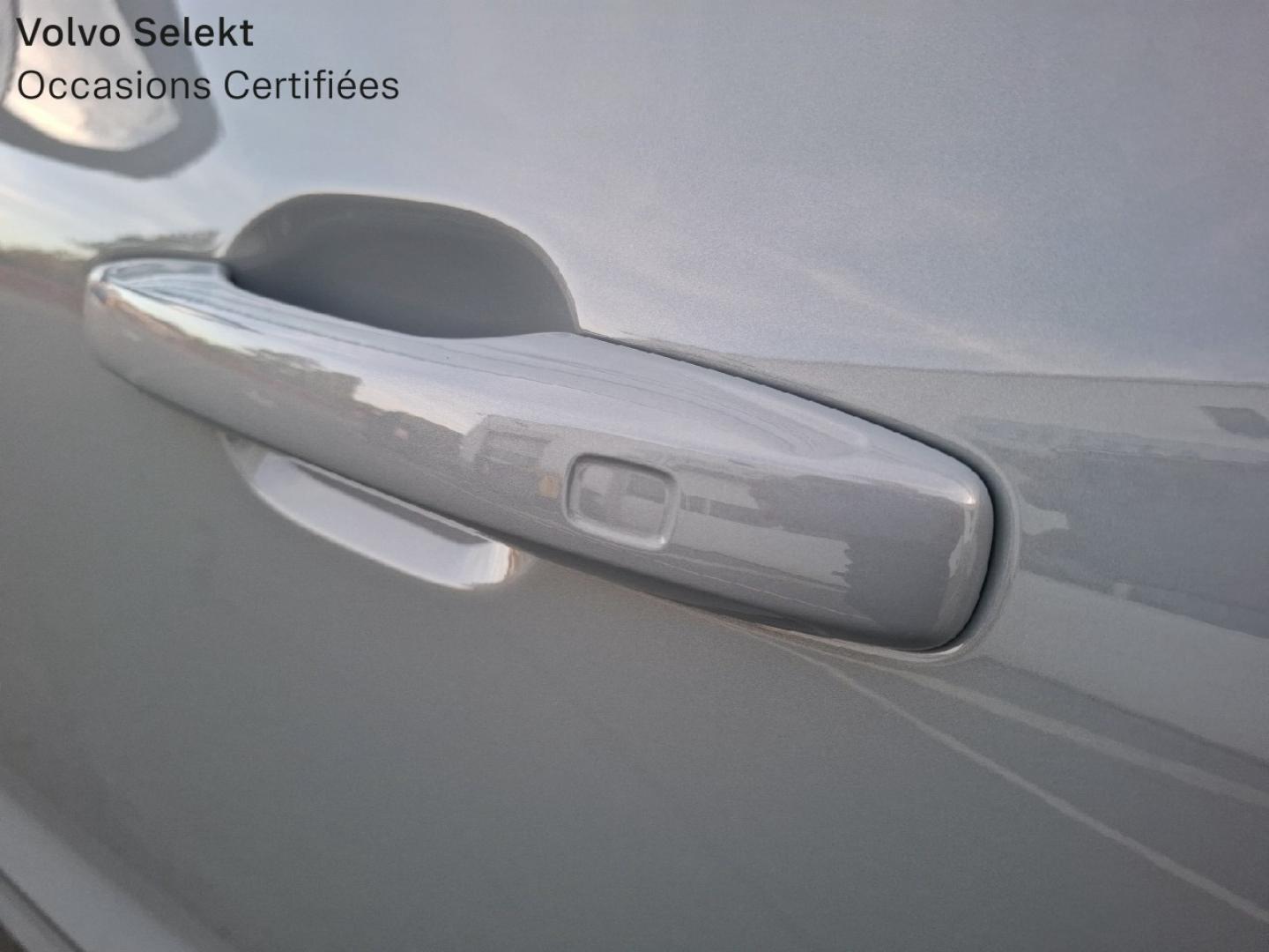 Image VOLVO XC60 T6 Hybride Rechargeable 253 + 145ch Ultra Style Dark Geartronic 8 AWD