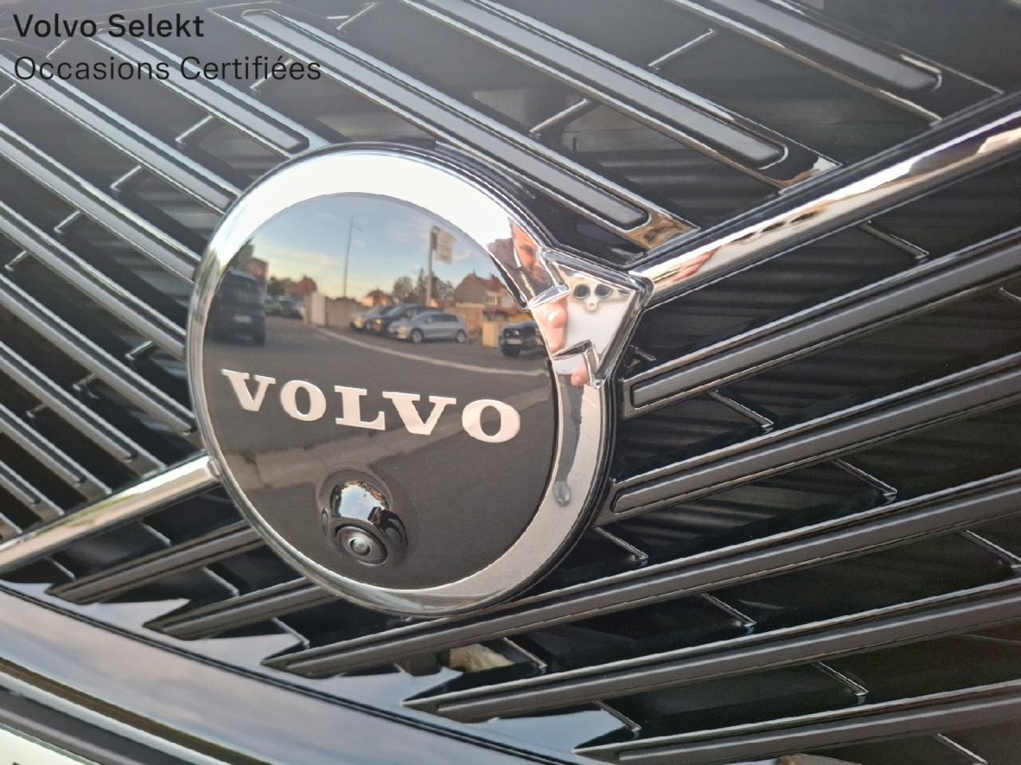 Image VOLVO XC60 T6 Hybride Rechargeable 253 + 145ch Ultra Style Dark Geartronic 8 AWD