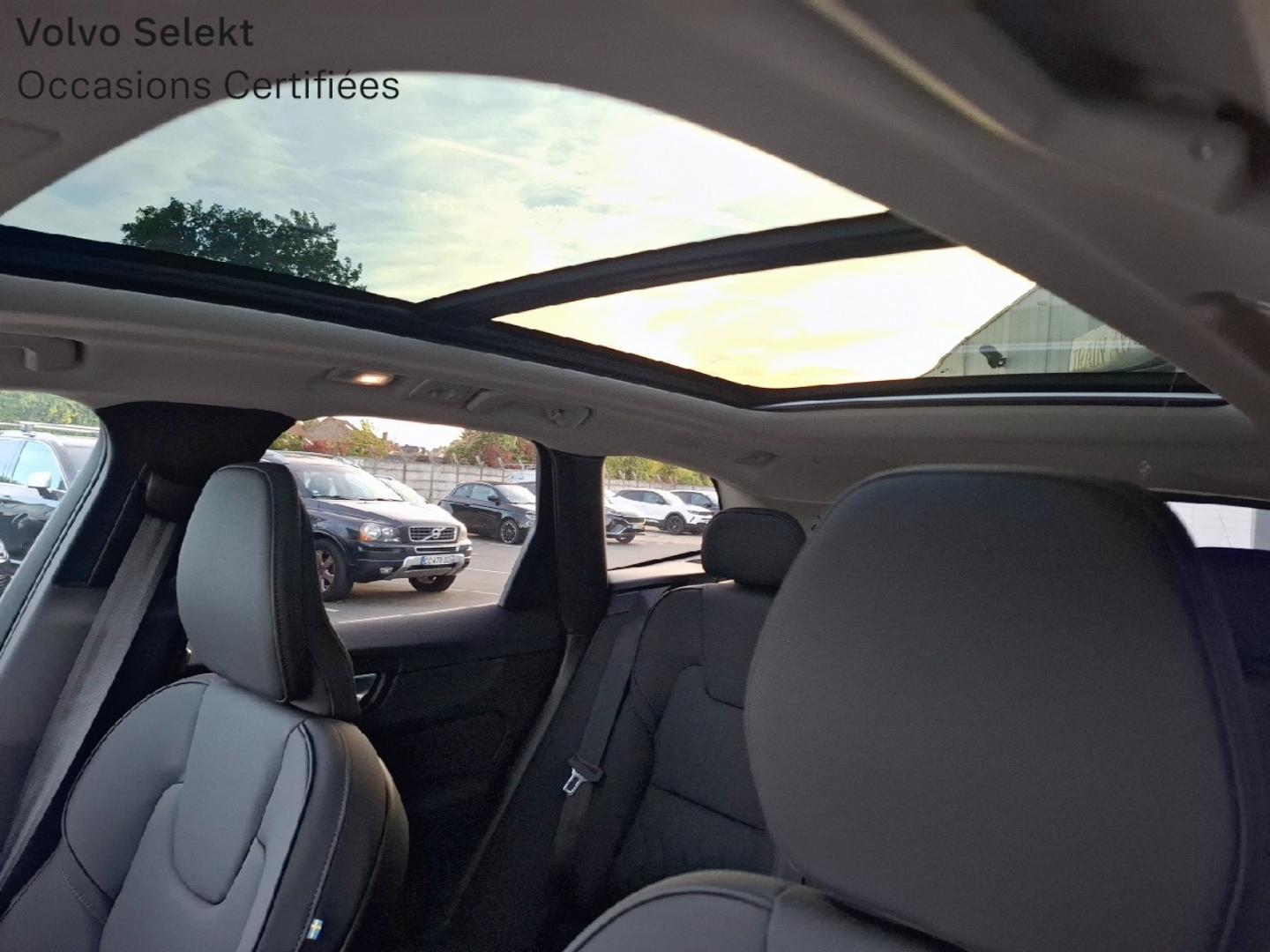 Image VOLVO XC60 T6 Hybride Rechargeable 253 + 145ch Ultra Style Dark Geartronic 8 AWD