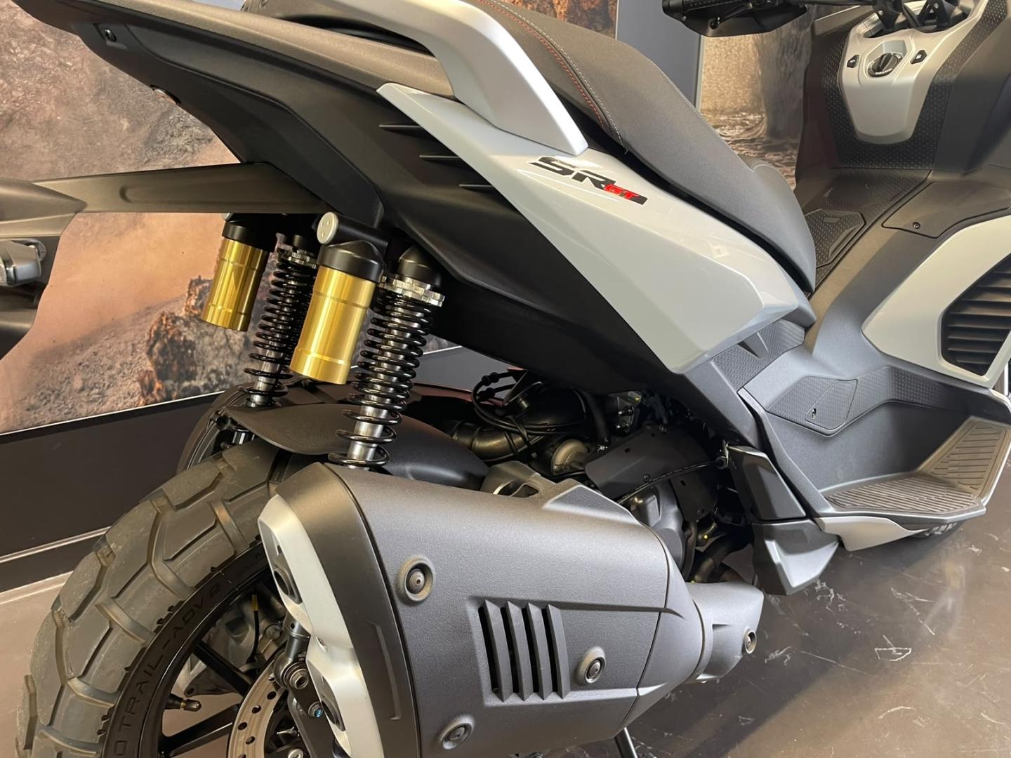 Image APRILIA SR GT SR GT 400