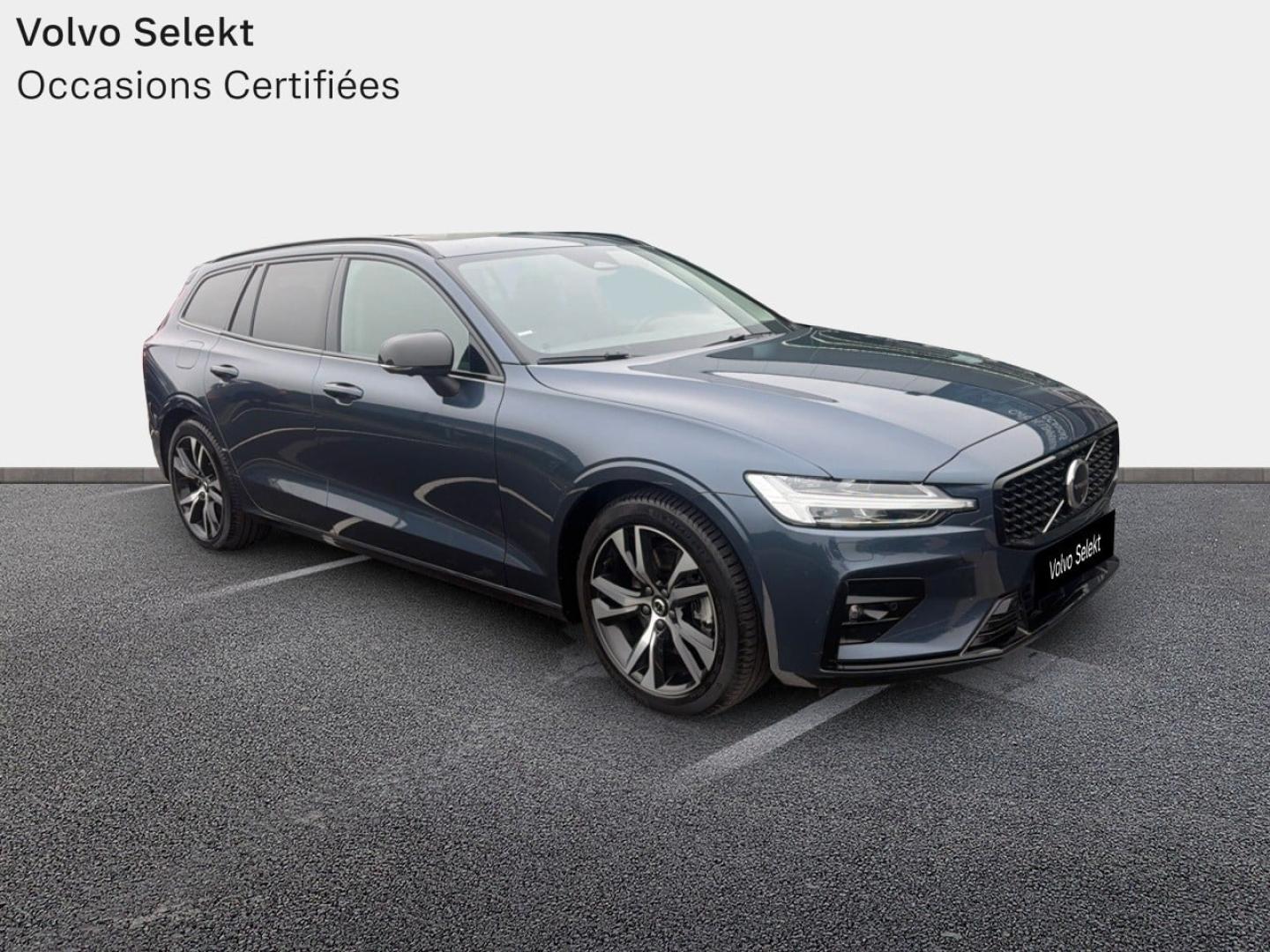 Image VOLVO V60 B4 197ch Ultra Style Dark DCT 7