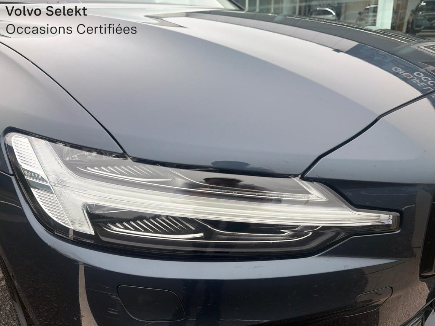 Image VOLVO V60 B4 197ch Ultra Style Dark DCT 7