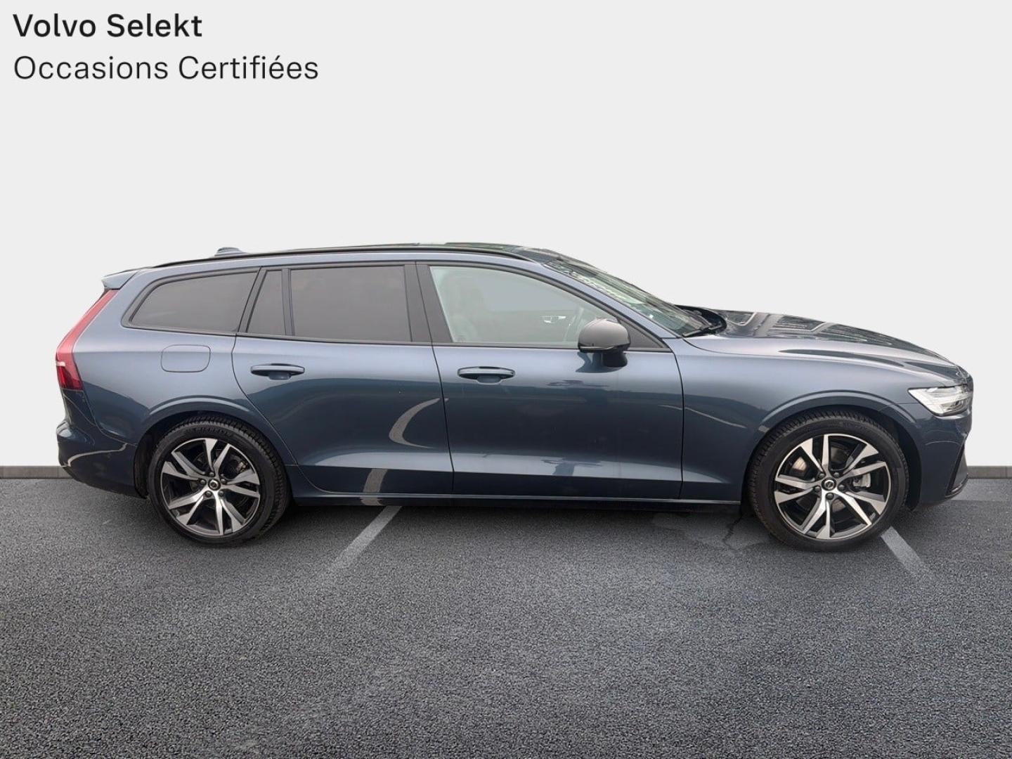 Image VOLVO V60 B4 197ch Ultra Style Dark DCT 7