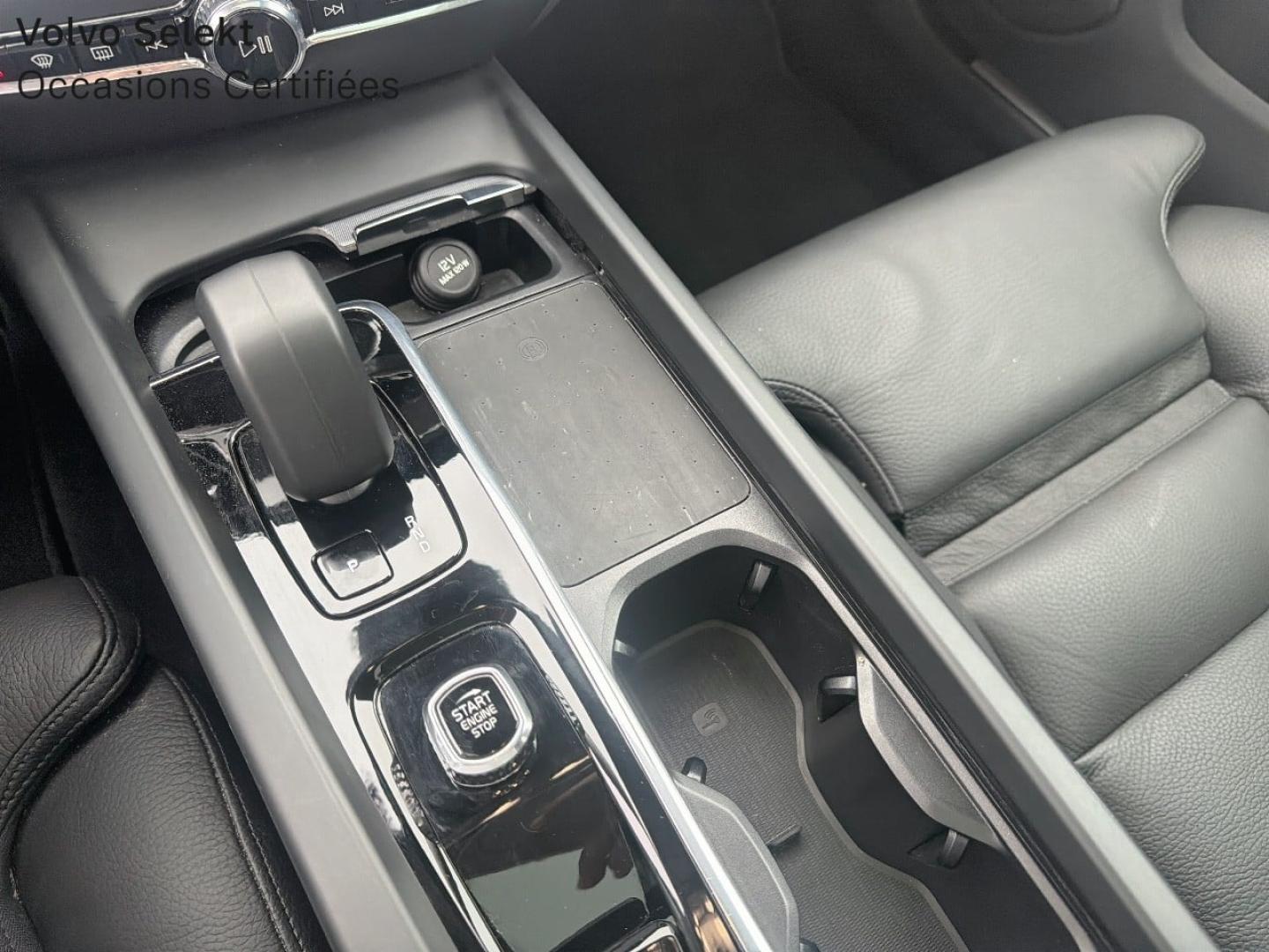 Image VOLVO V60 B4 197ch Ultra Style Dark DCT 7
