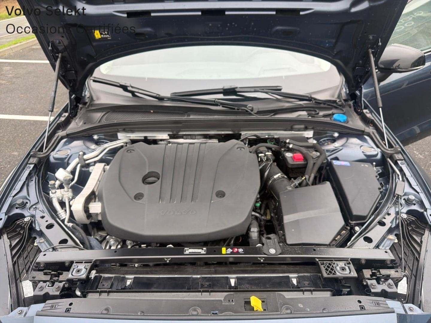 Image VOLVO V60 B4 197ch Ultra Style Dark DCT 7
