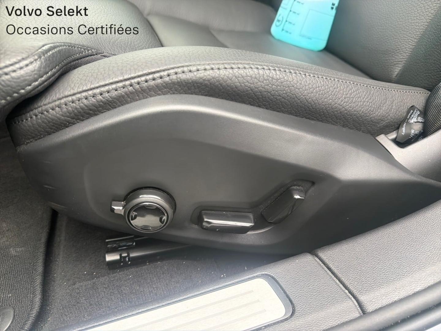 Image VOLVO V60 B4 197ch Ultra Style Dark DCT 7