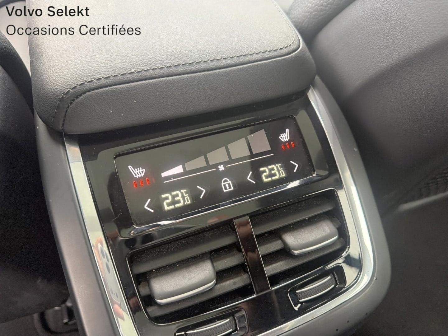 Image VOLVO V60 B4 197ch Ultra Style Dark DCT 7