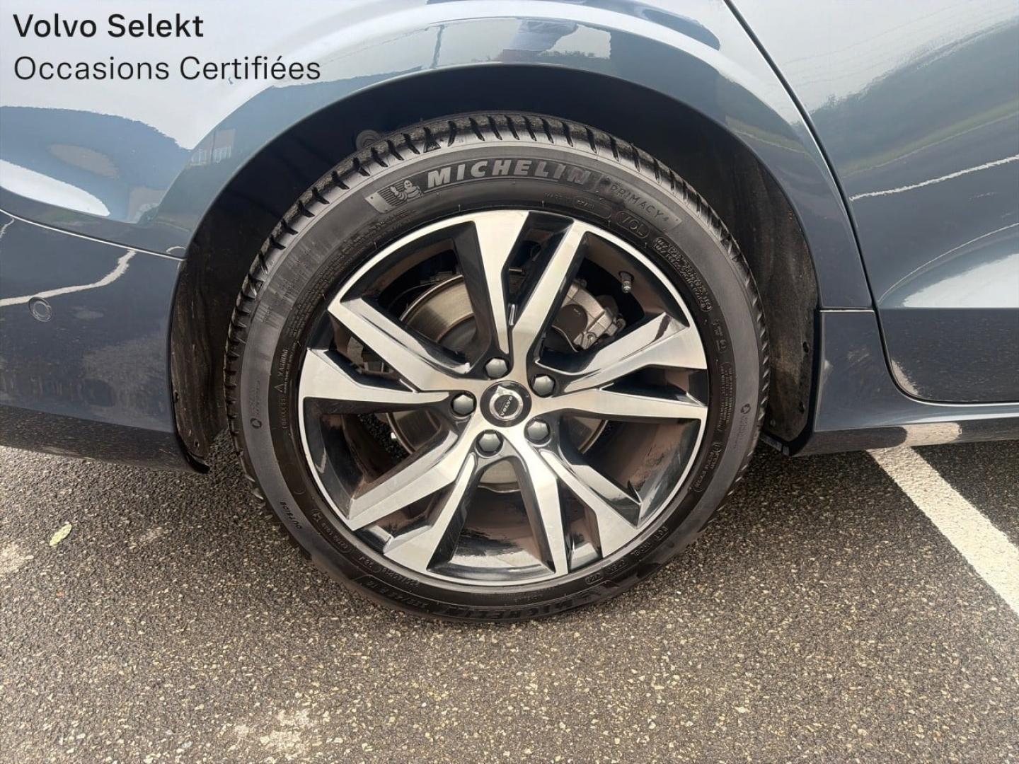 Image VOLVO V60 B4 197ch Ultra Style Dark DCT 7